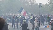 Scontri in Francia incendi e saccheggi