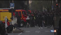 Protesta in Francia, scatta il coprifuoco