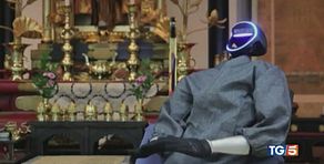 Crisi vocazioni monaco robot