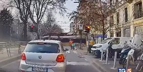 Milano, tram deraglia due morti e 40 feriti