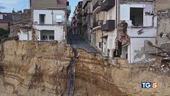 Niscemi, impossibile arrestare la frana