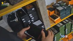 Maxi sequestro nello showroom del falso