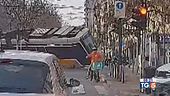Il tram deragliato analisi sul cellulare