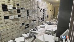 Rapina con ostaggi, la fuga nelle fogne