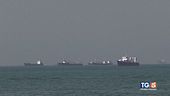 Caos stretto Hormuz: chiusura, navi e spari