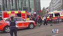 In auto contro la folla, almeno due morti