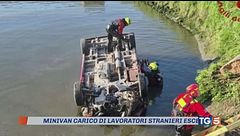 Minivan nel canale, strage di braccianti
