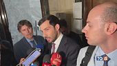 Davide abbraccia i suoi aggressori