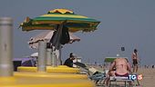 Caldo, sole, mare Fuga dalle città