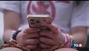 Gb, stop social under 16 rendono bimbi infelici