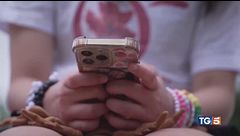 Gb, stop social under 16 rendono bimbi infelici