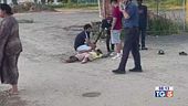 Drogato e ubriaco aggredisce 2 bimbi
