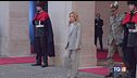 Giorgia Meloni: "Attacchi senza senso". Meloni con gli alpini