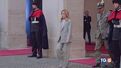 Giorgia Meloni: "Attacchi senza senso". Meloni con gli alpini
