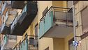 Uccide coinquilino poi si barrica in casa