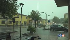 E al nord si contano i danni del maltempo