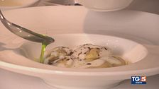 Gusto: Bottoni con fonduta di ragusano