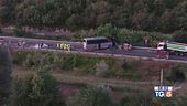 Tragico scontro 6 morti e 34 feriti
