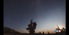 Eclissi, stelle cadenti. Il cielo da spettacolo!