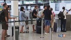 Etna e caos voli, prorogato lo stop