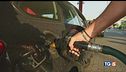 Carburati alle stelle Benzina sopra i 2 euro