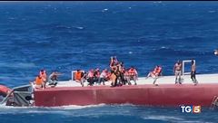 Naufragio traghetto si cercano 18 persone