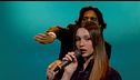 Sarah Toscano canta  "Met Gala e Match Point"