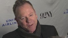 In manette Kiefer Sutherland