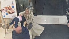 Tenta di rapire bimba, arrestato