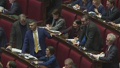 Scontro sui fondi al "No"