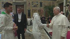 Papa, "Lo sport spezzi la violenza"