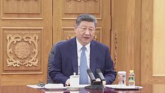 Hormuz, nave cinese forza il blocco