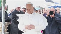 "Dio non è con i prepotenti"