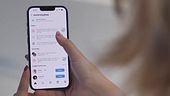 I bimbi e lo smartphone, è allarme