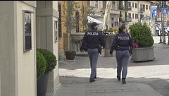 Accoltellato per rapina, è grave