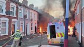 Belfast, guerriglia anti-migranti