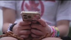 Uk, sì a divieto social per under 16