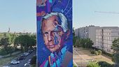 Armani, il murale della discordia