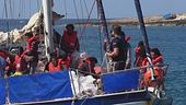 Migranti, la difesa del governo