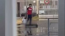 Va ai domiciliari e lo festeggiano