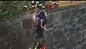 Carabiniere eroe salva tre bimbi