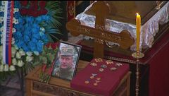 Mladic, folla ai funerali del "boia"