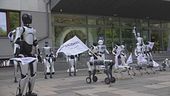Robot in sciopero contro i robot