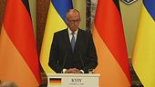 Raid russi mentre Merz è a Kiev