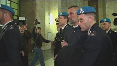 Cinturrino: "Chiedo scusa alla polizia"