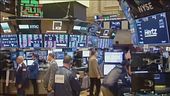Tempesta sui bond, borse a picco