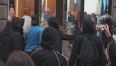 Milano ha paura, negozi sbarrati