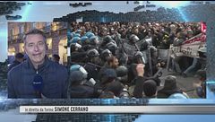 Cariche e scontri, tensione a Torino