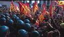 Cortei e scontri, decine i fermati