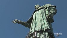 L'imponente statua del "San Carlone"